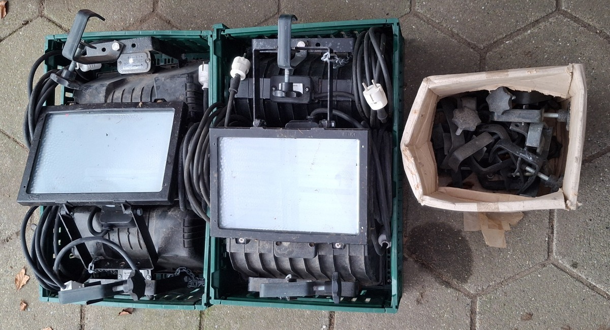 Projektører 1000W. 6 stk m beslag til montering. IP55