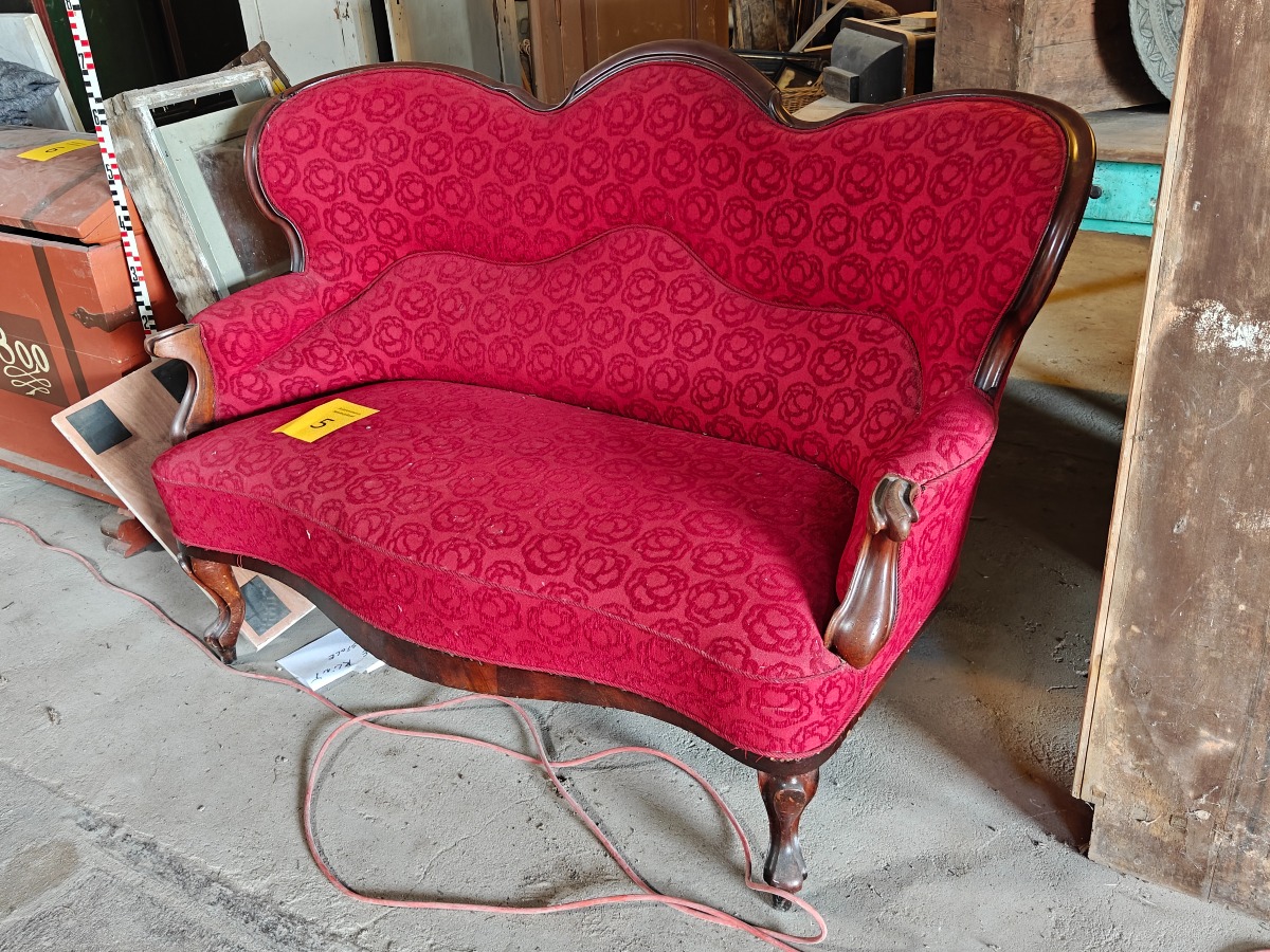 Nyrokoko sofa 