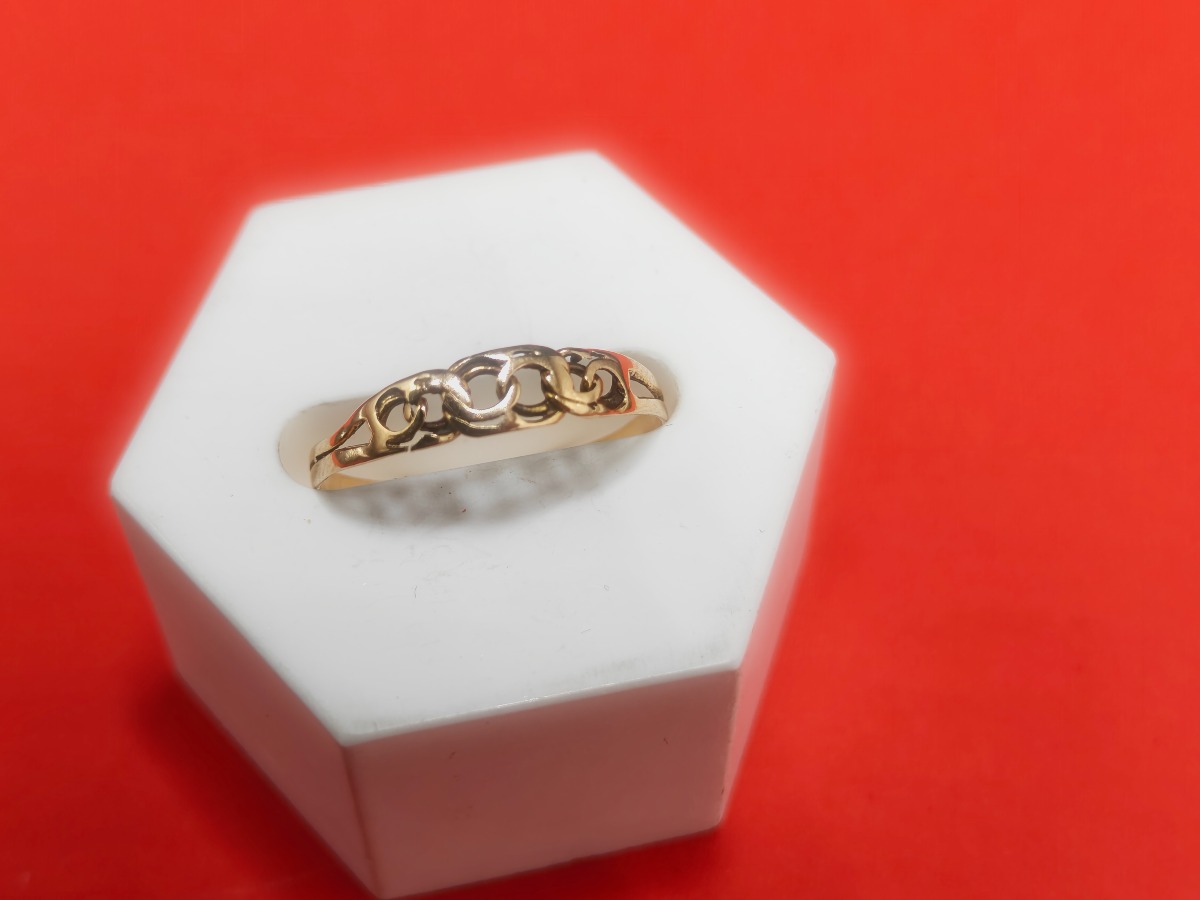 18 karat guldring.