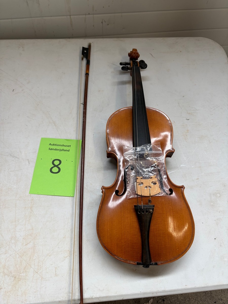 Ældre Violin med bue og løse dele – brugt stand