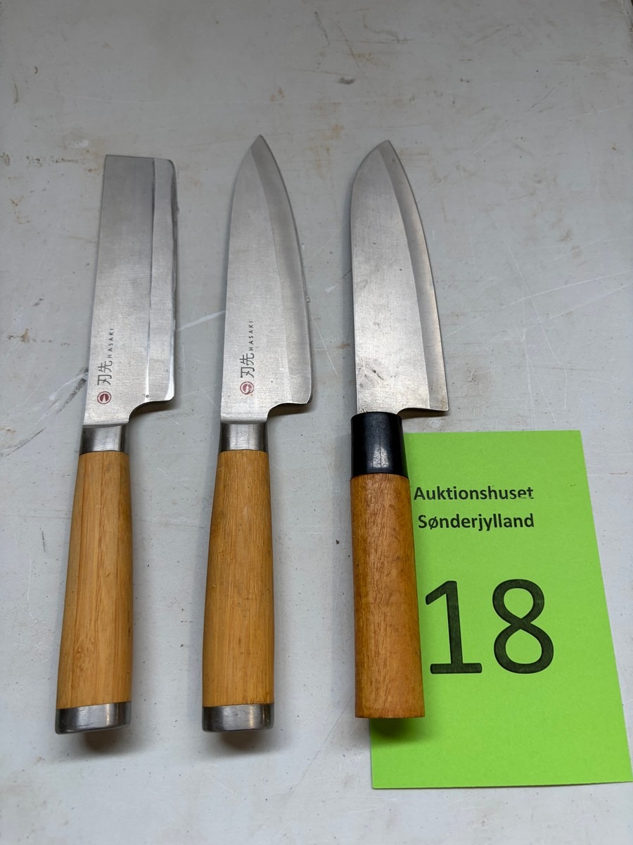 3 japanske køkkenknive med træskæfter – heraf 2 Hasaki