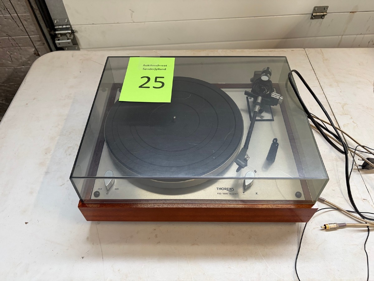 Thorens TD 160 Super pladespiller med trækabinet og støvlåg – vintage