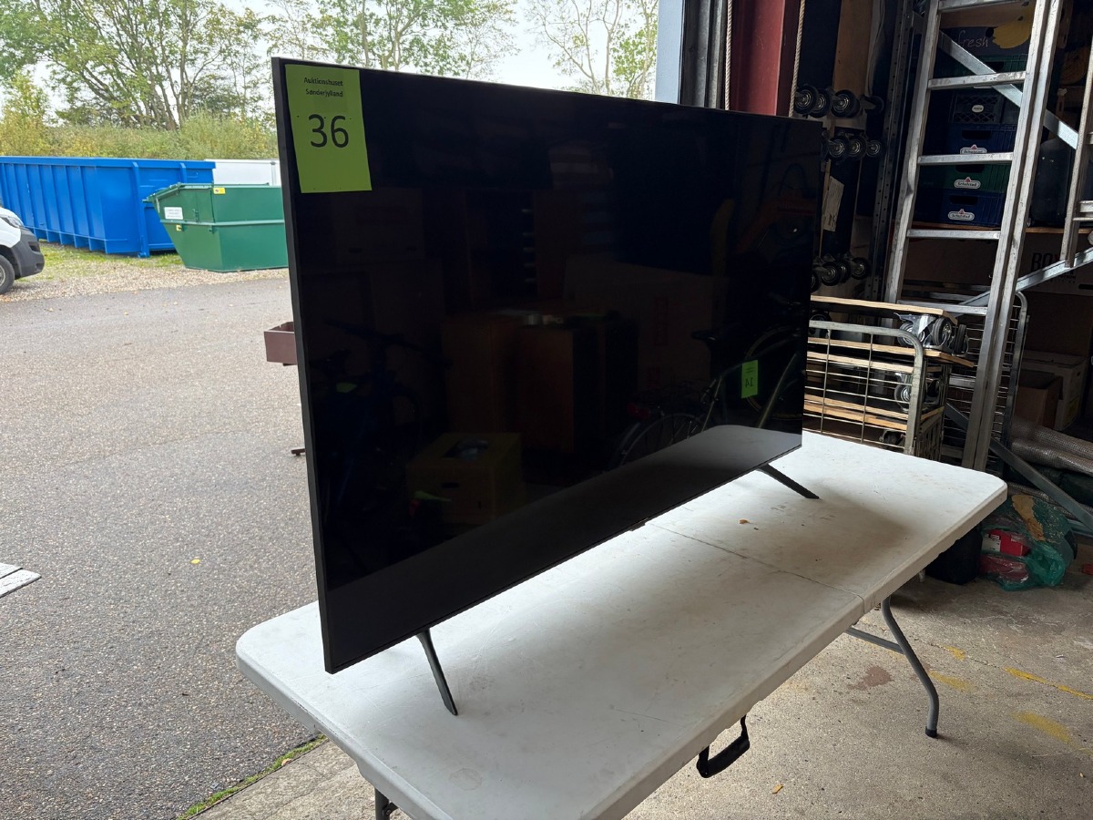Samsung 65” 4K UHD Smart TV – model UE65AU7175U med fjernbetjening og strømkabel