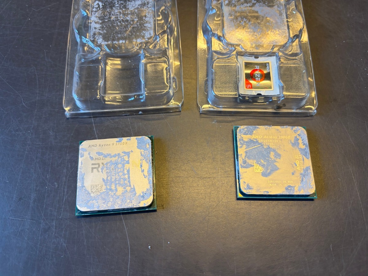 2 AMD processorer – Ryzen 9 5900X (utestet) og Athlon 200GE (virker)