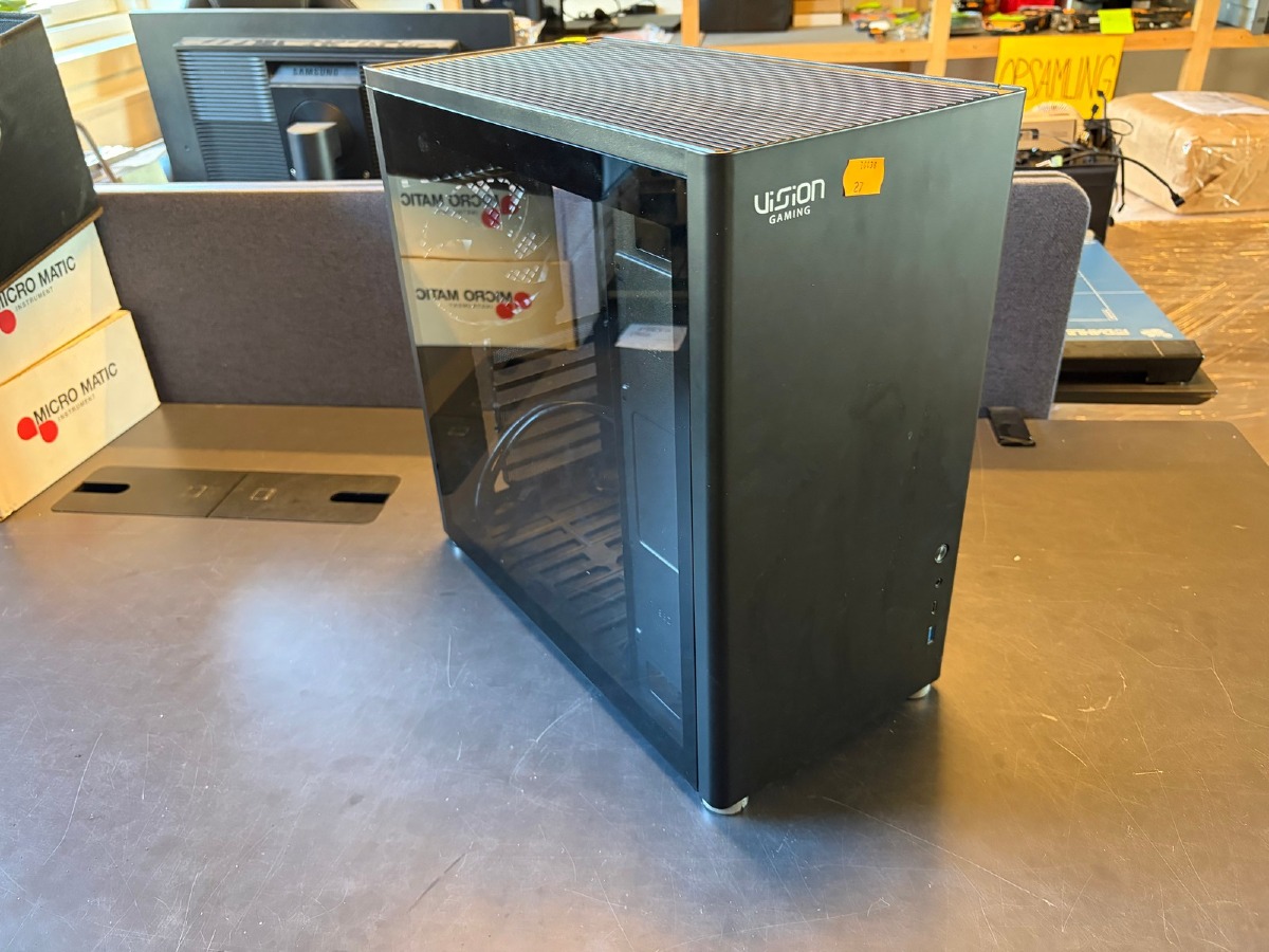 Vision Gaming PC-kabinet i sort med sidepanel i glas – uden indmad