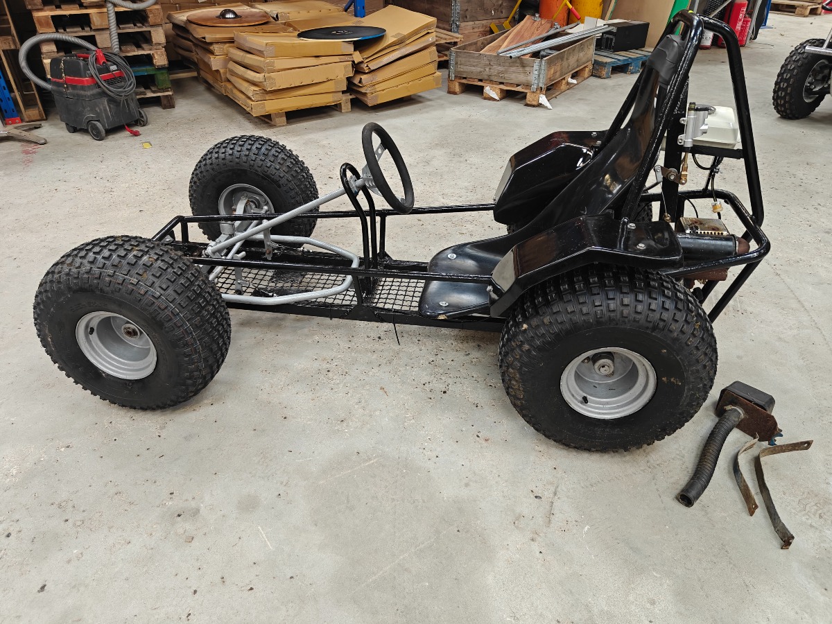 Gokart Med 5.5 hk honda motor & store hjul