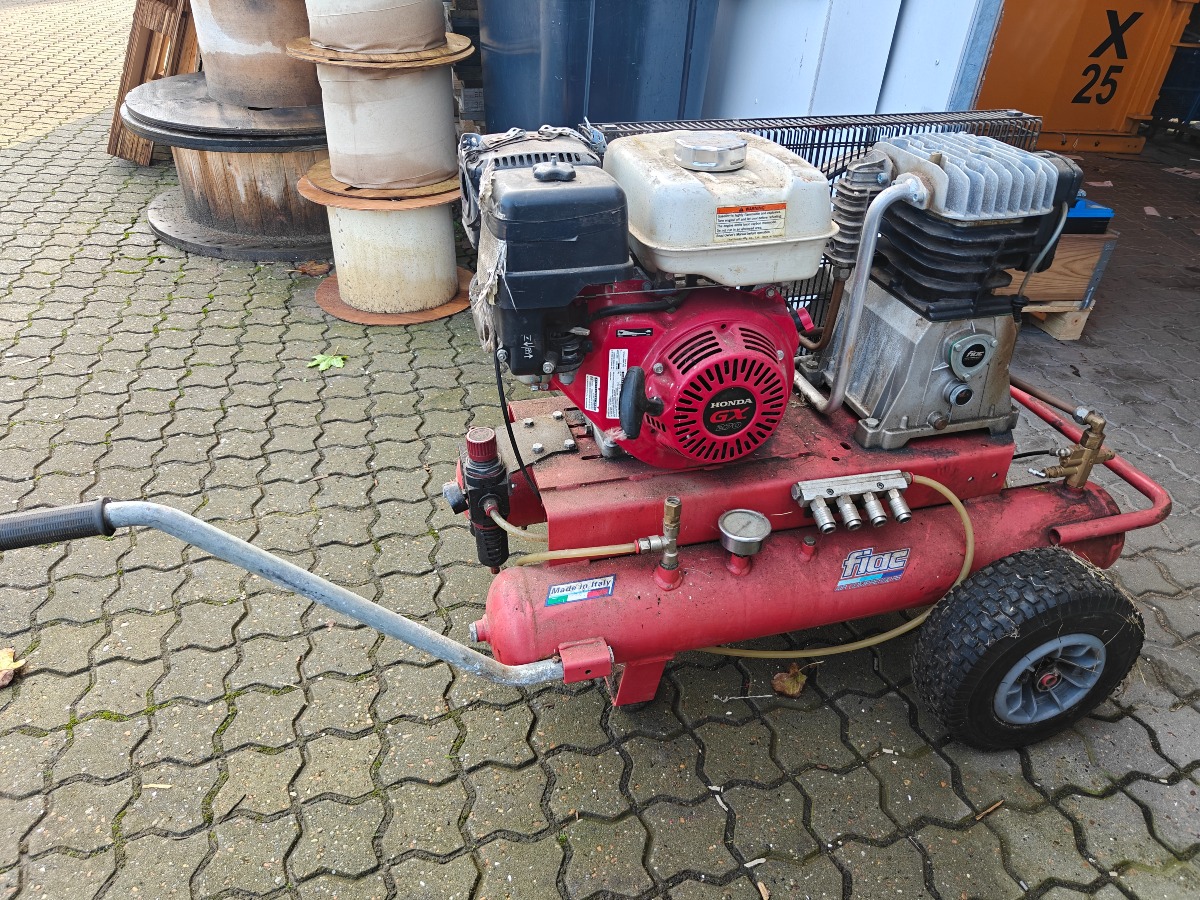 Fiac kompressor model IYD0171724, med Honda benzinmotor