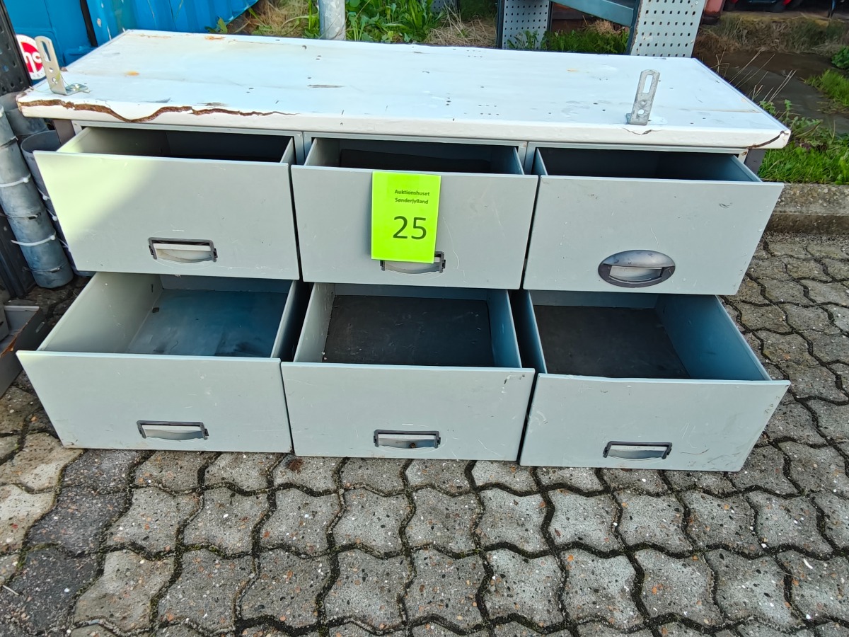 Skuffe modul med 6 skuffer, bil indretning L 130 x H 47 cm