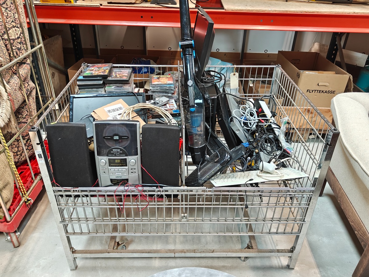 Stort lot. blandet, brugt elektronik