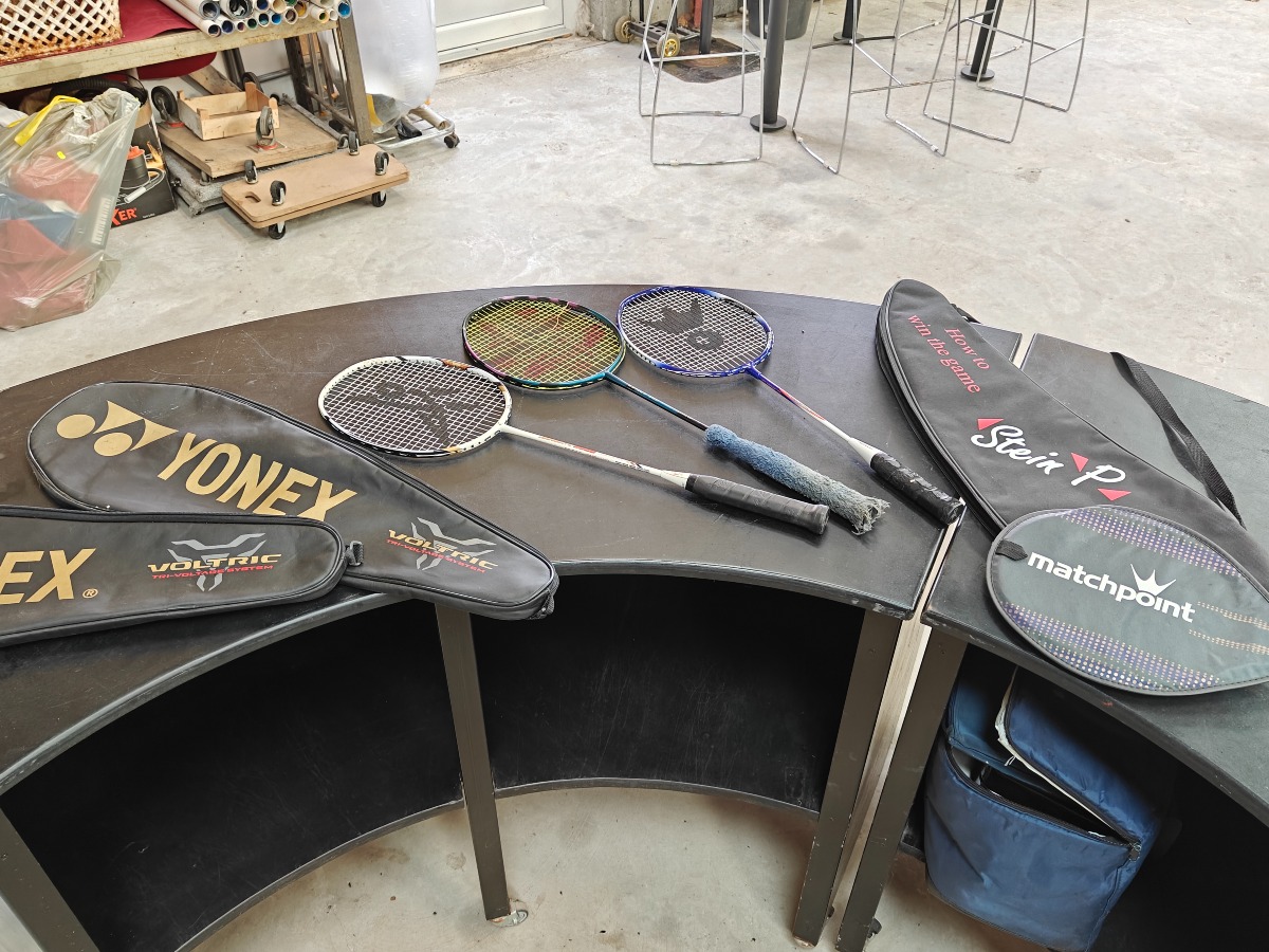 3 badmintonketcher med sleves