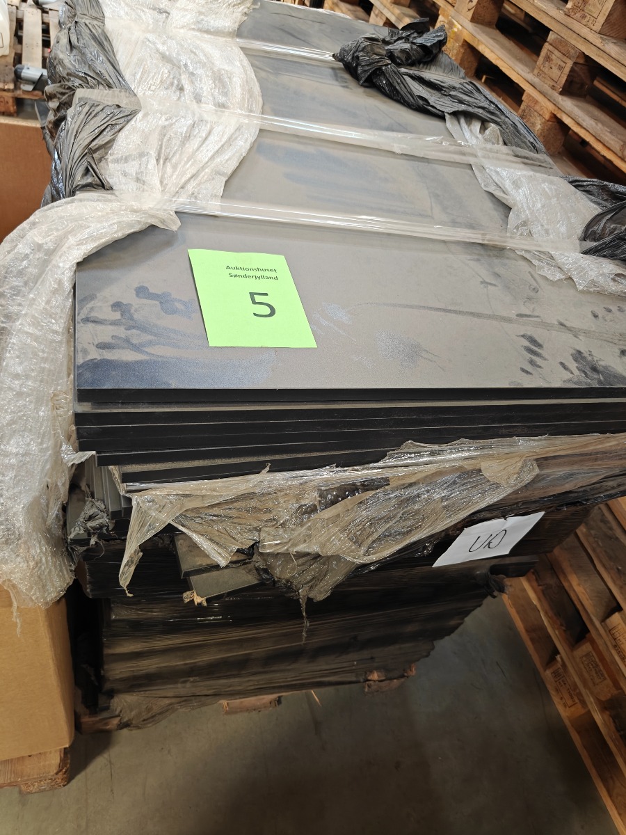 Parti laminat plader, sårt måler 12*80*1,5 cm