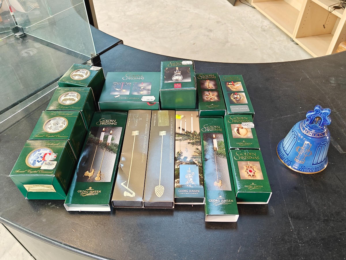 Royal Copenhagen Golden Christmas m.m. 