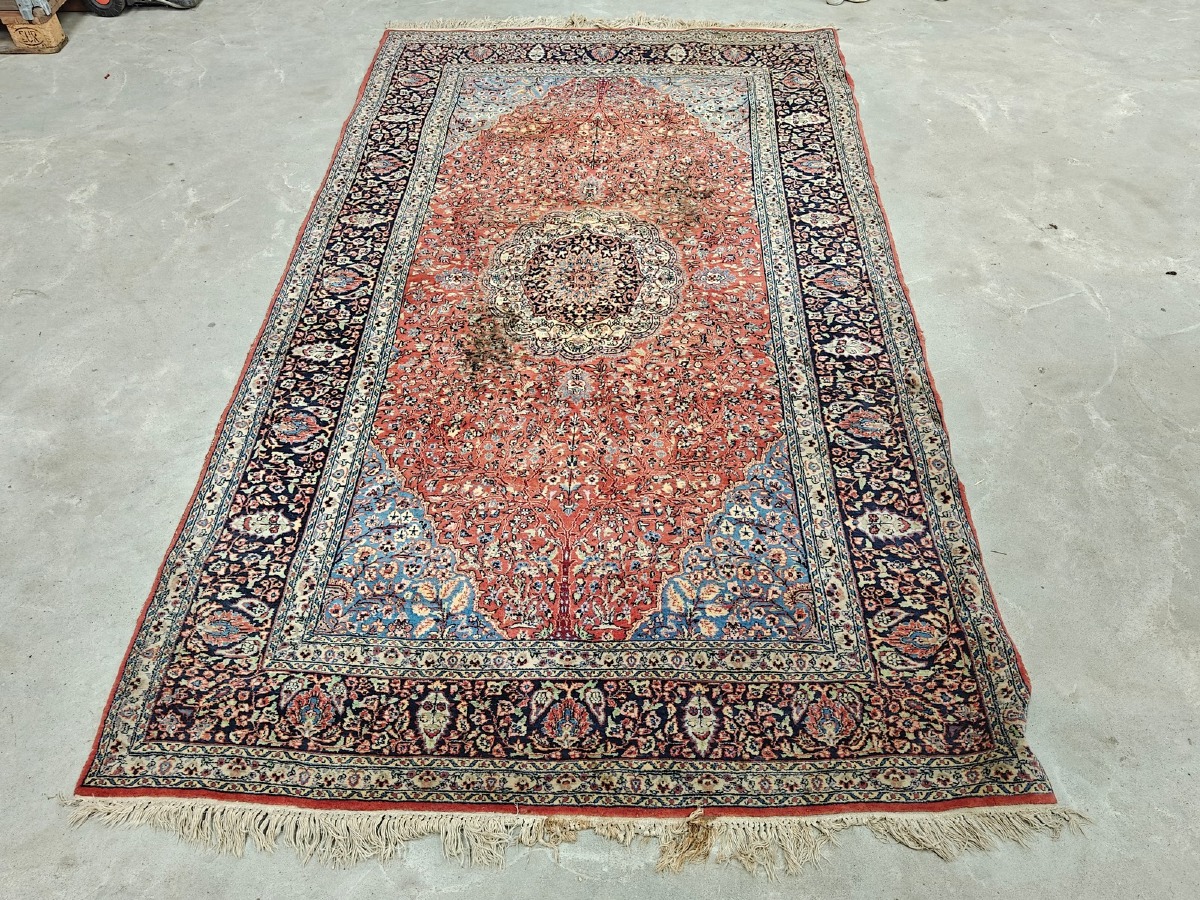 Orientalsk tæppe. 270 x 153 cm. 