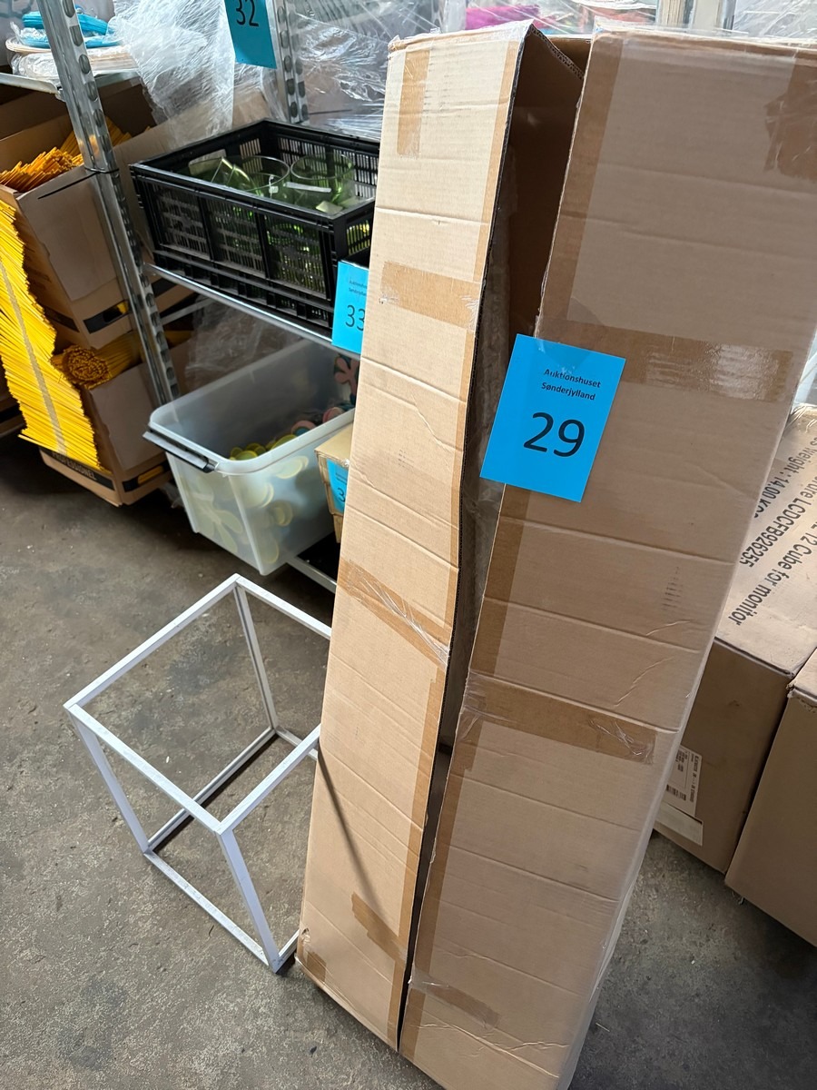 Metalstativ til diskokugle – med monteringsdele og original emballage