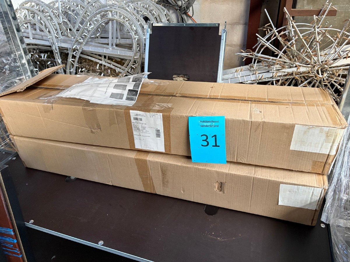 2 sæt lysrørsstativer til reol – Spring 3 17 Light Tube Set – i emballage