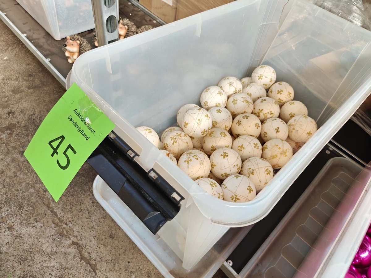Diverse julekugler creme