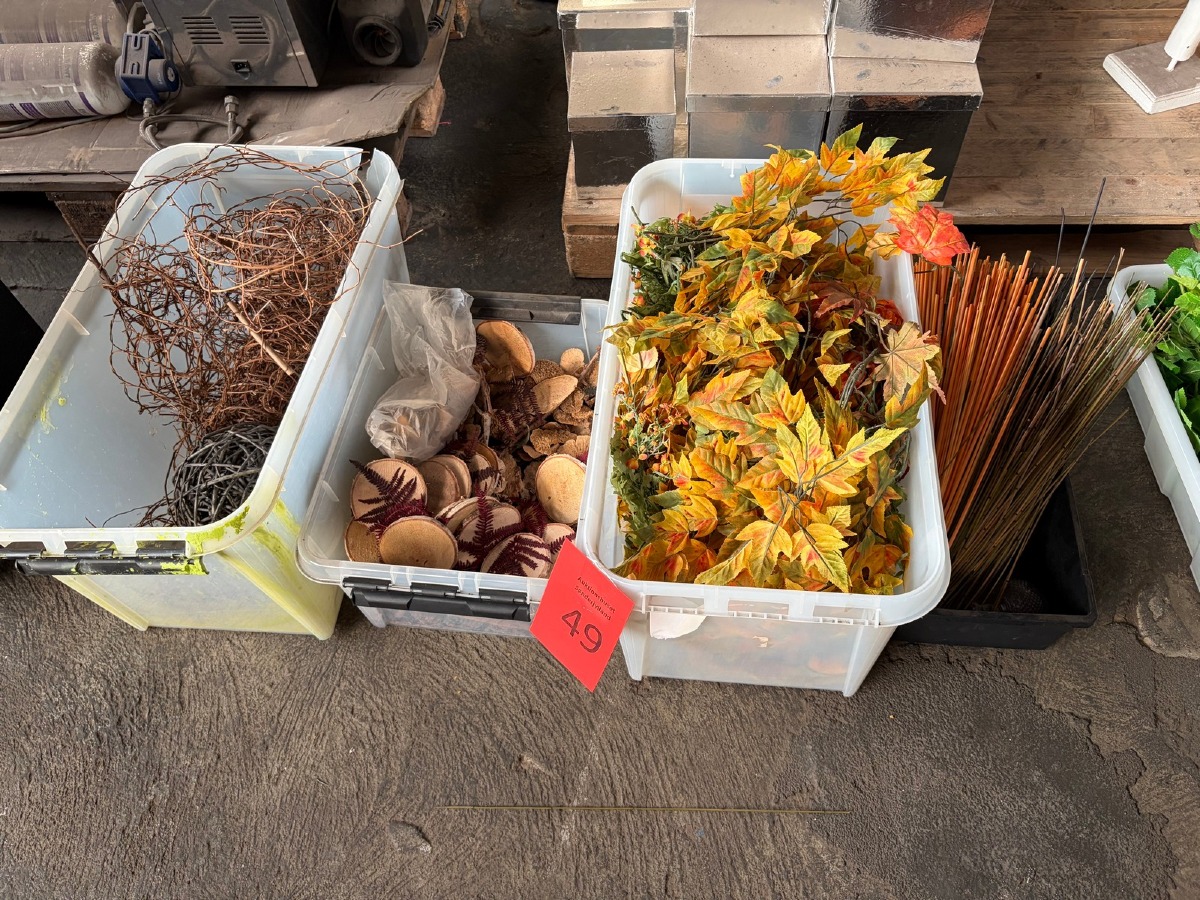 Parti dekorationsmaterialer – kunstige efterårsgrene, træskiver, naturgrene og dekorationspinde