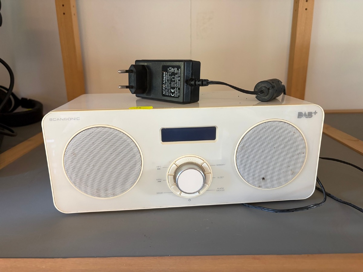 Scansonic DA300 DAB+/FM radio med Bluetooth – hvid, med strømforsyning